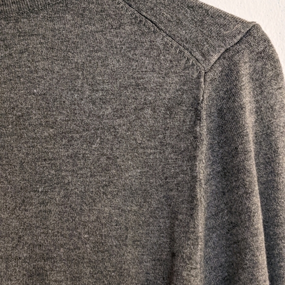 𝅺BOWS and Pearls Cardigan Gray Medium - Picture 4 of 4